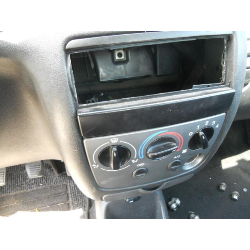 Etrier avant gauche (freinage) FORD FIESTA 4 Photo n°6