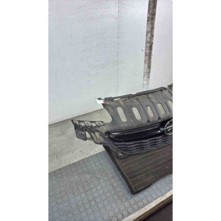 Grille de pare choc OPEL CORSA E Photo n°1