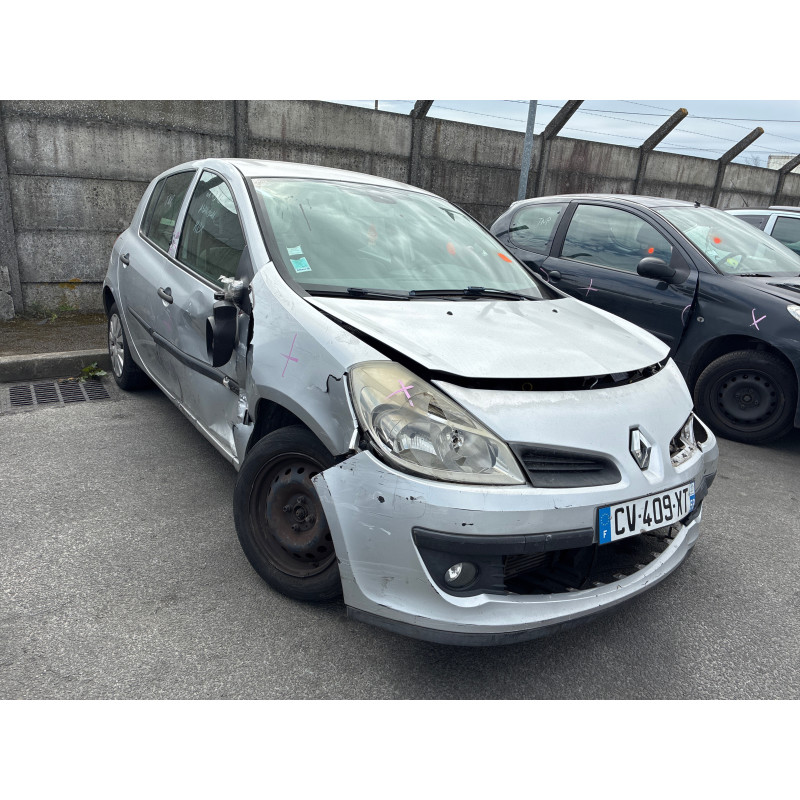 Eclairage de plaque RENAULT CLIO 3 Photo n°5