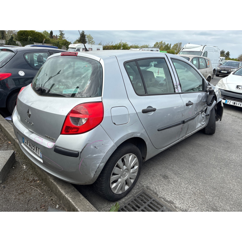 Eclairage de plaque RENAULT CLIO 3 Photo n°6
