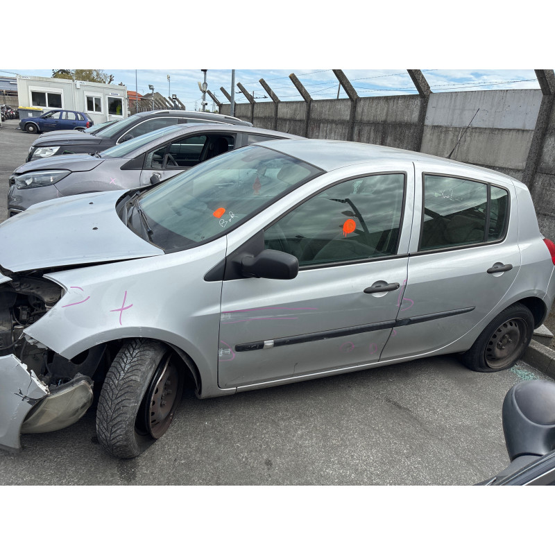 Eclairage de plaque RENAULT CLIO 3 Photo n°11