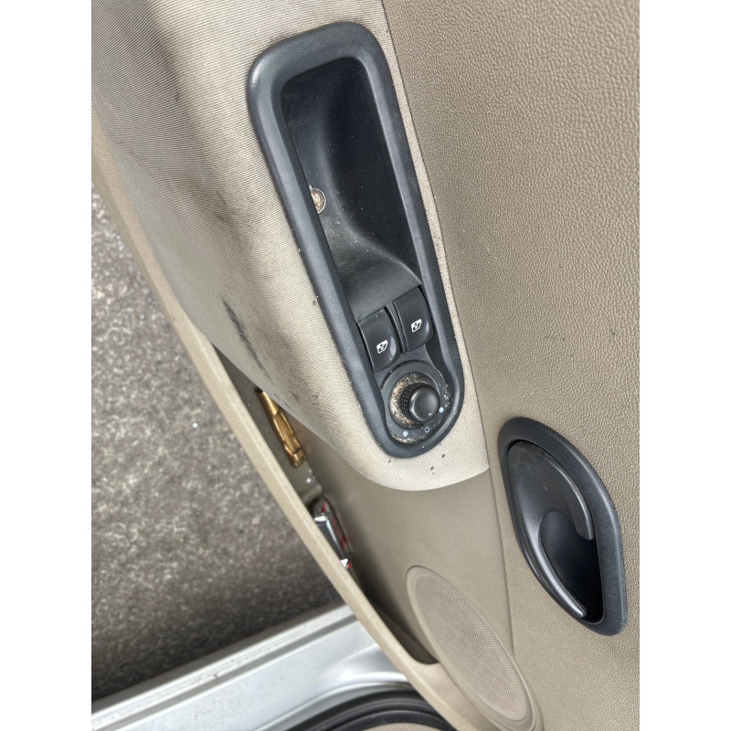 Eclairage de plaque RENAULT CLIO 3 Photo n°14