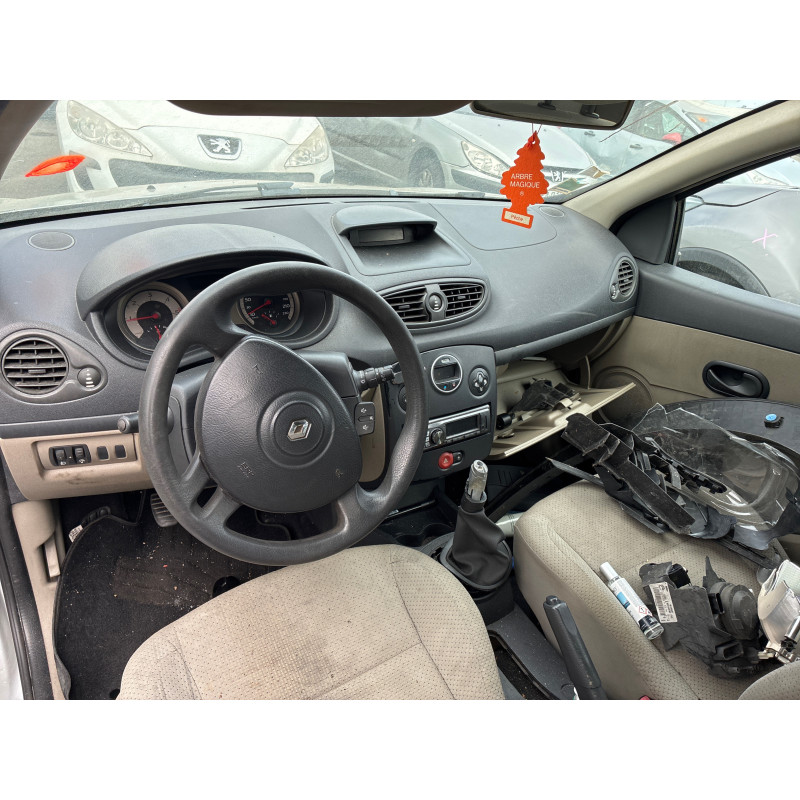 Eclairage de plaque RENAULT CLIO 3 Photo n°16