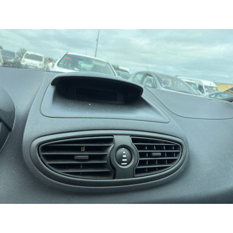 Eclairage de plaque RENAULT CLIO 3 Photo n°20