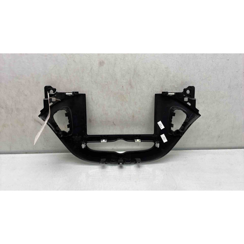 Facade autoradio OPEL CORSA E Photo n°1