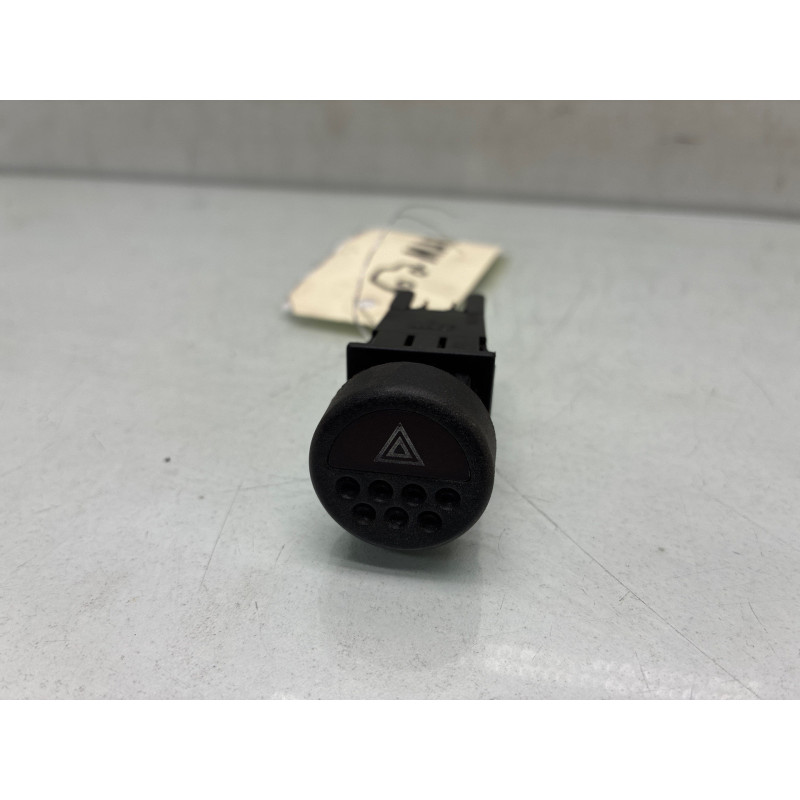 Bouton de warning PEUGEOT 106 Photo n°2