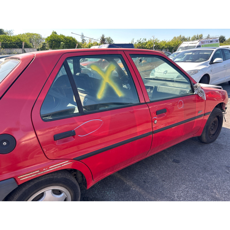 Bouton de warning PEUGEOT 106 Photo n°11