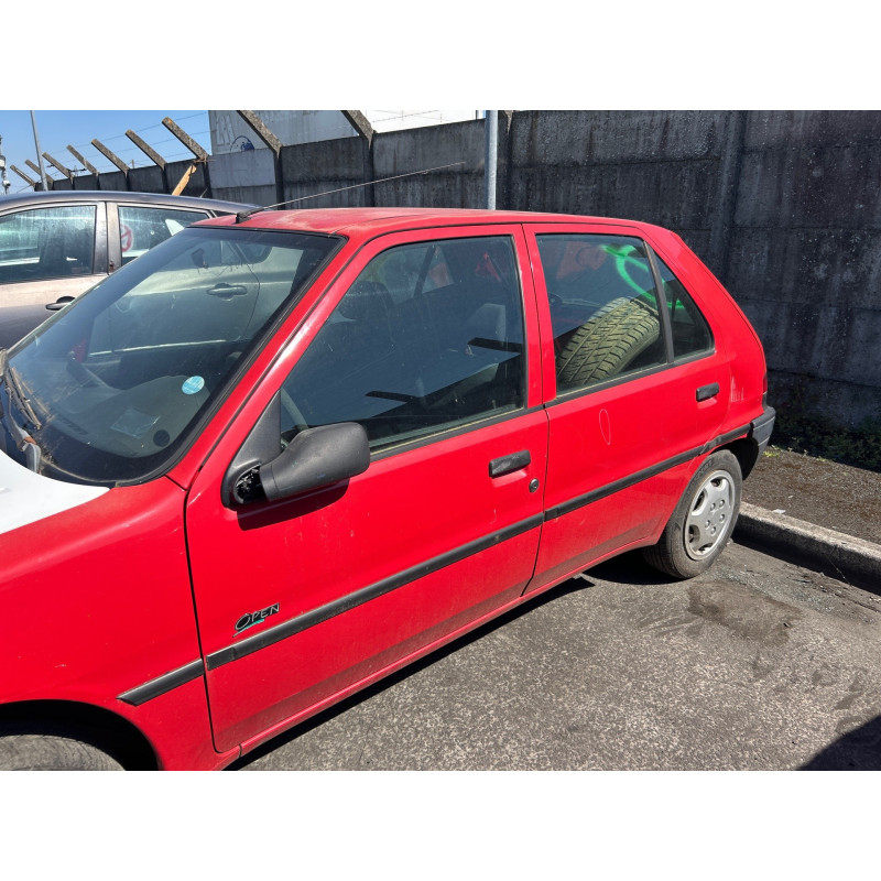 Bouton de warning PEUGEOT 106 Photo n°14