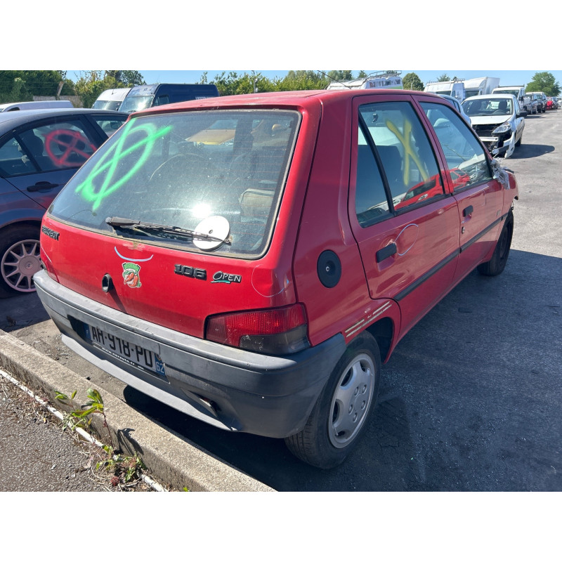 Bouton de warning PEUGEOT 106 Photo n°15