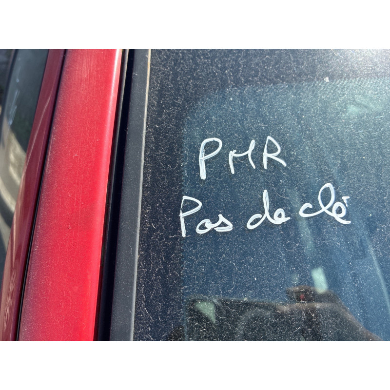Bouton de warning PEUGEOT 106 Photo n°17