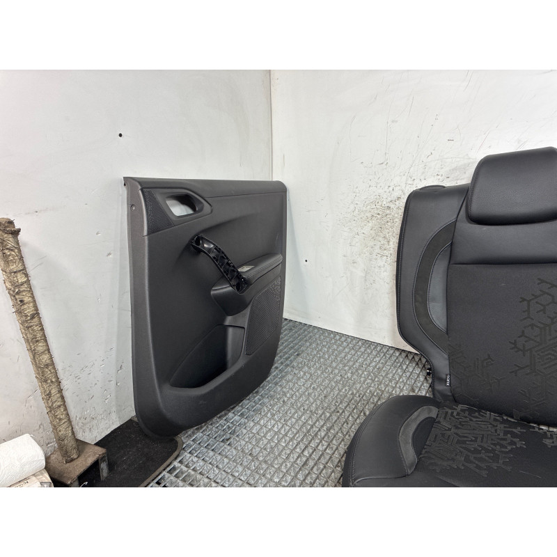 Interieur complet PEUGEOT 208 1 Photo n°1