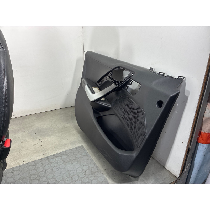 Interieur complet PEUGEOT 208 1 Photo n°4