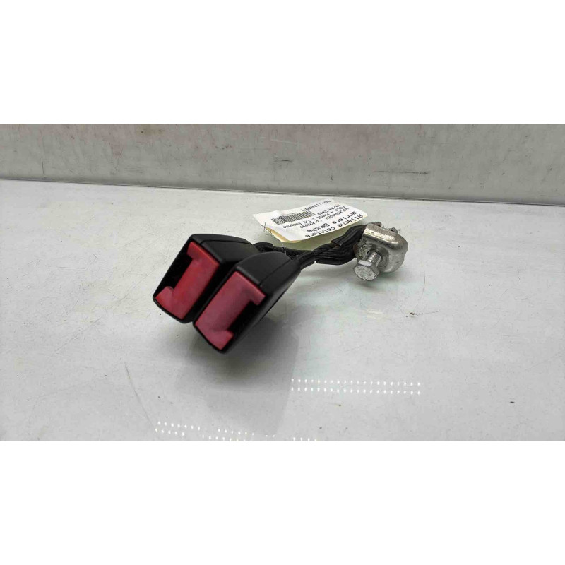 Attache ceinture arriere gauche VOLKSWAGEN POLO 4 Photo n°3