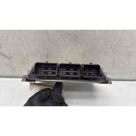 Calculateur moteur RENAULT GRAND SCENIC 2