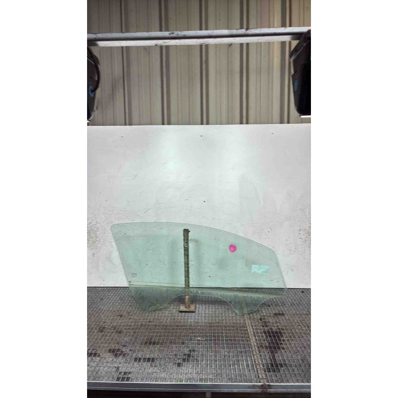 Vitre avant gauche OPEL CORSA E Photo n°1