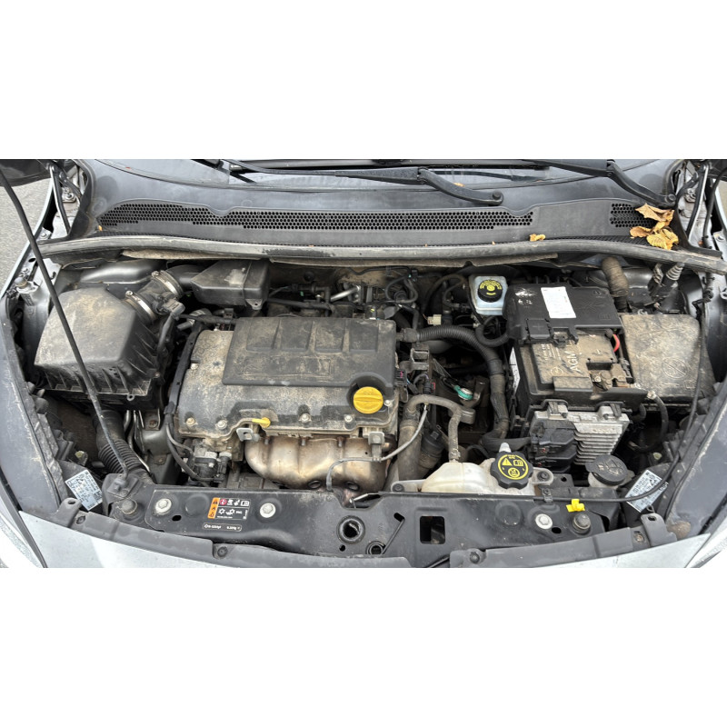 Vitre avant gauche OPEL CORSA E Photo n°20
