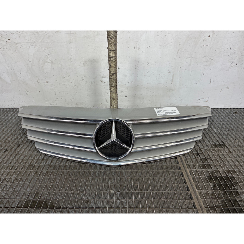 Calandre MERCEDES CLASSE B 245 Photo n°2