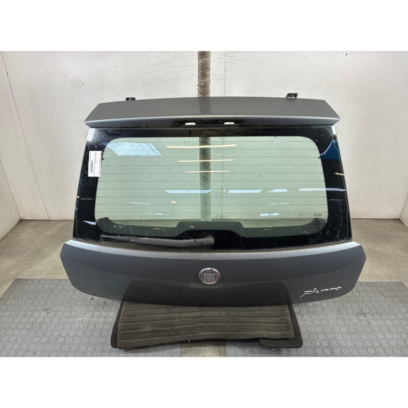 Malle/Hayon arriere FIAT GRANDE PUNTO Photo n°5