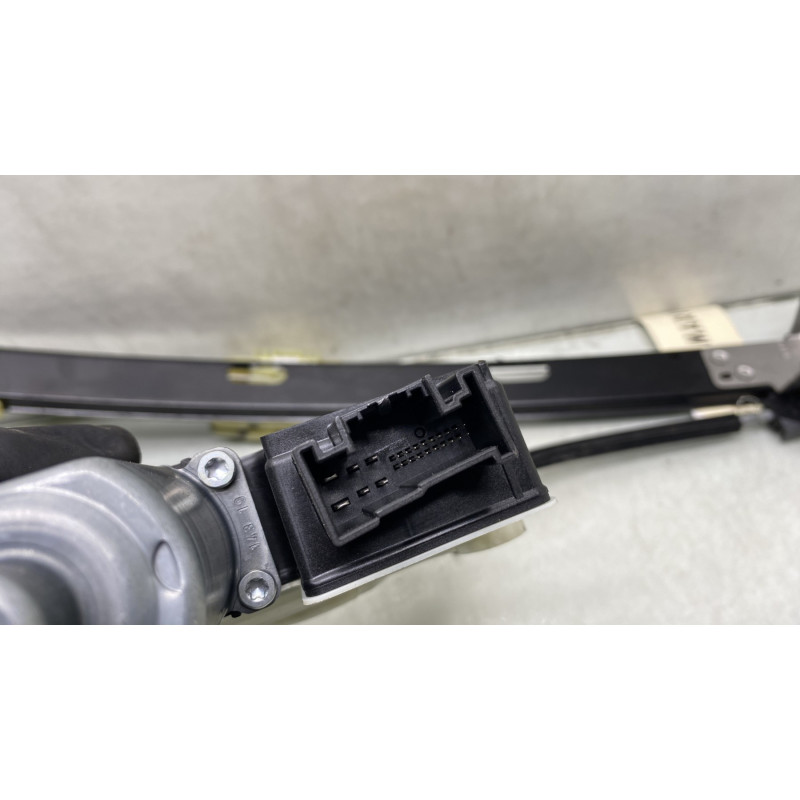 Leve vitre electrique avant gauche VOLKSWAGEN POLO 6 Photo n°9