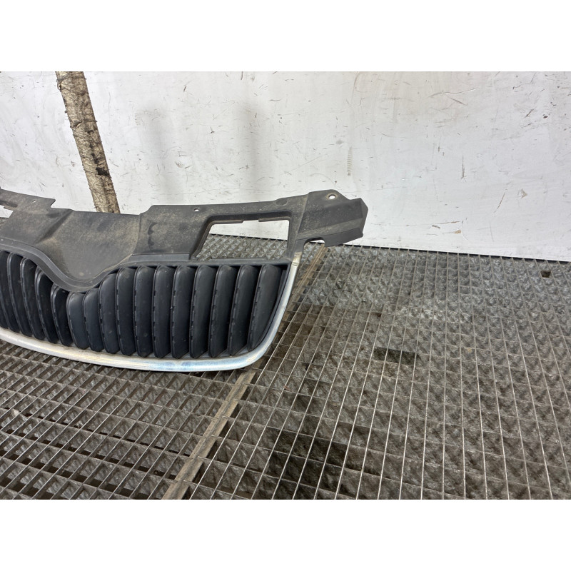Calandre SKODA FABIA 2 Photo n°3