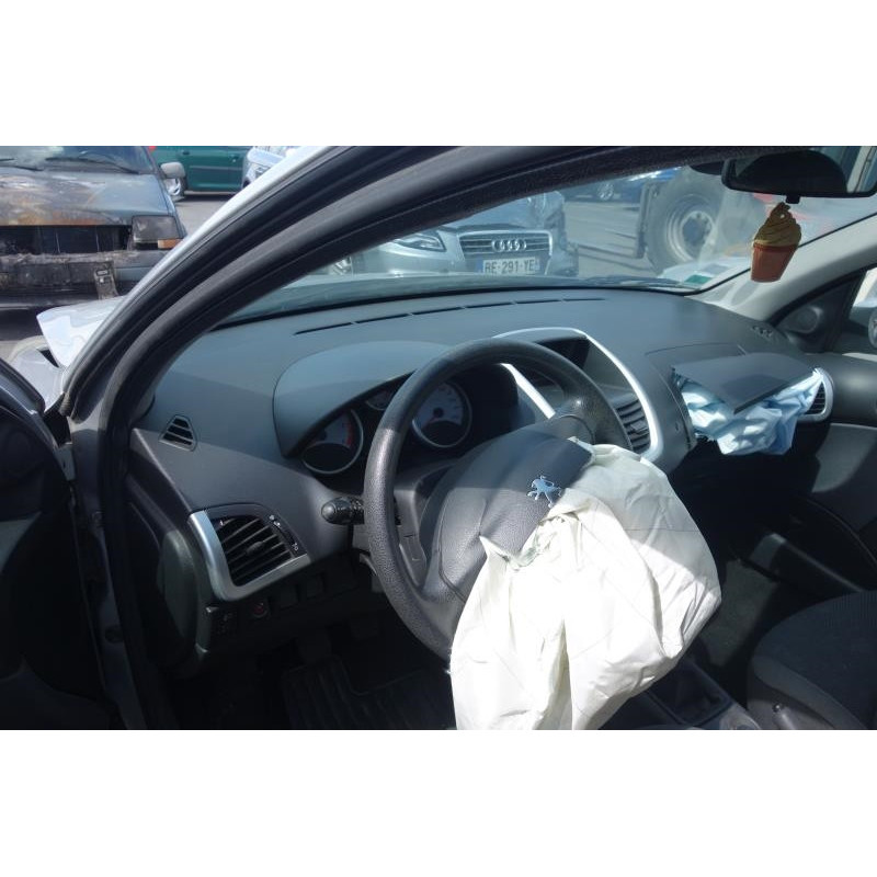 Compresseur clim PEUGEOT 206+ Photo n°10