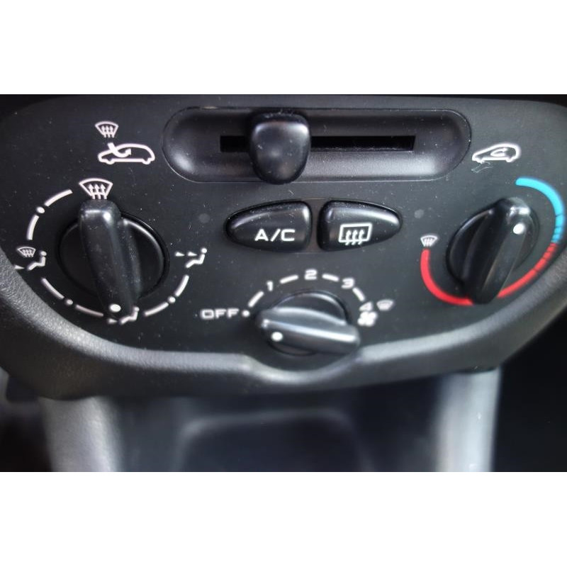 Compresseur clim PEUGEOT 206+ Photo n°11