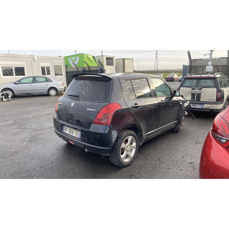 Serrure avant gauche SUZUKI SWIFT 3 Photo n°9