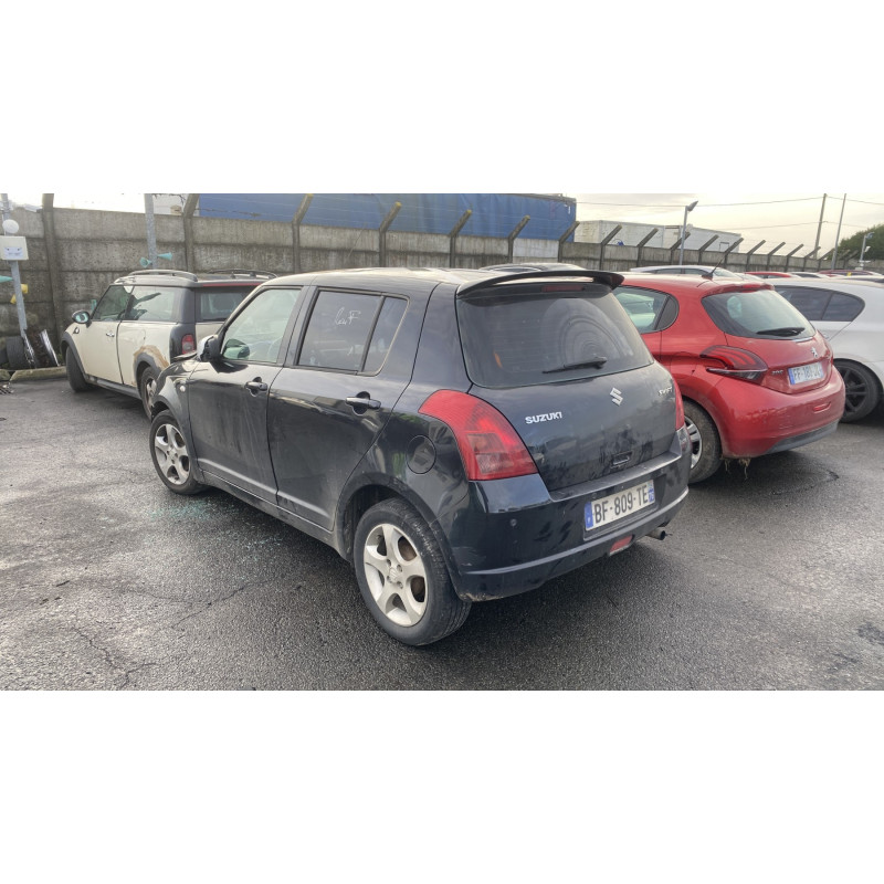 Serrure avant gauche SUZUKI SWIFT 3 Photo n°10