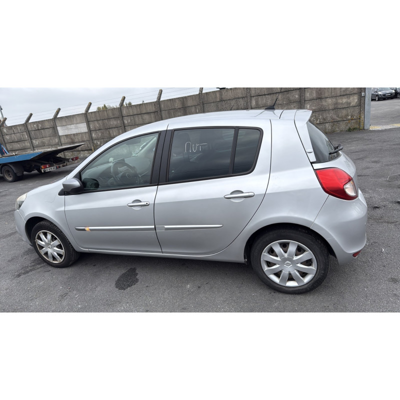 Moteur RENAULT CLIO 3 Photo n°11