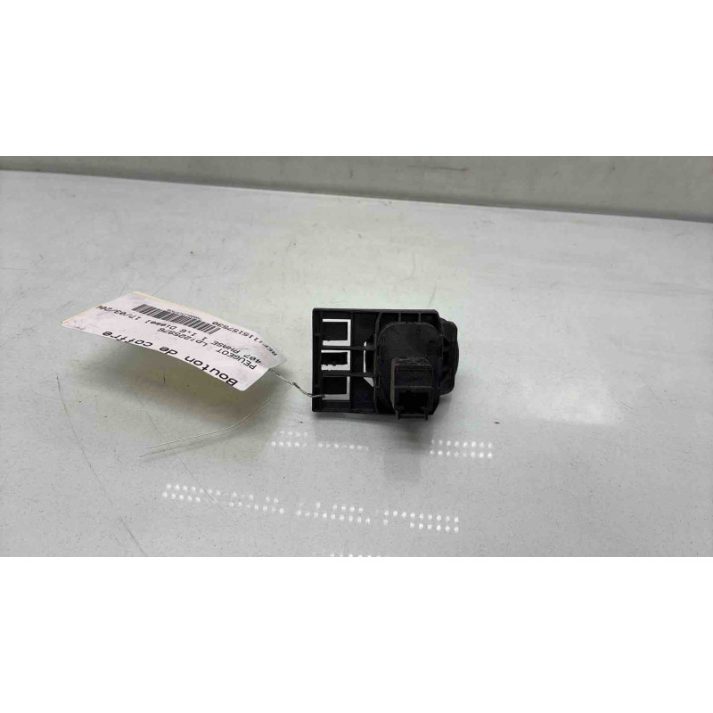 Bouton de coffre PEUGEOT 407 Photo n°5