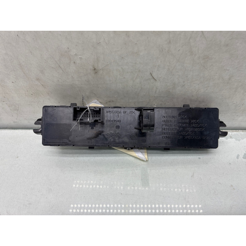 Bouton de warning PEUGEOT 5008 1 Photo n°3