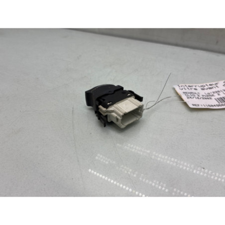 Interrupteur de leve vitre avant droit RENAULT CLIO 2