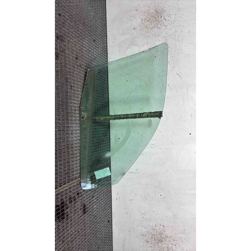 Vitre avant gauche RENAULT CLIO 2 Photo n°2