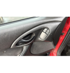 Vitre avant gauche FORD FOCUS 1
