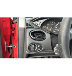 Vitre avant gauche FORD FOCUS 1