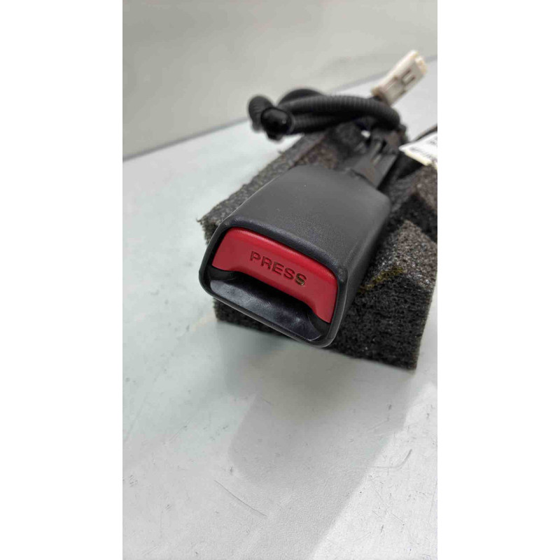 Attache ceinture avant gauche KIA PICANTO 2 Photo n°5