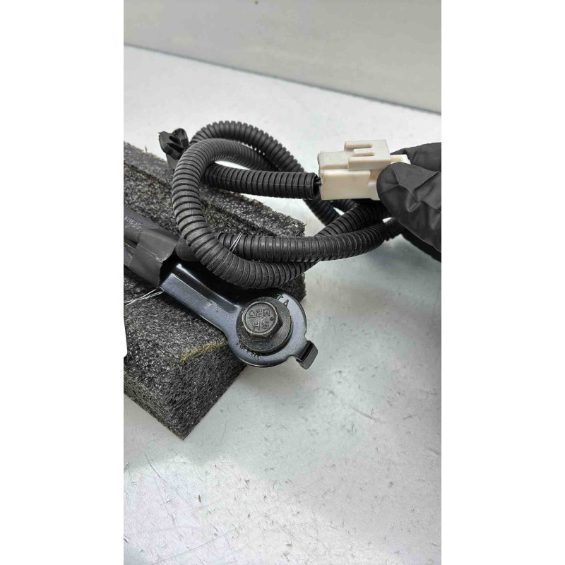 Attache ceinture avant gauche KIA PICANTO 2 Photo n°6