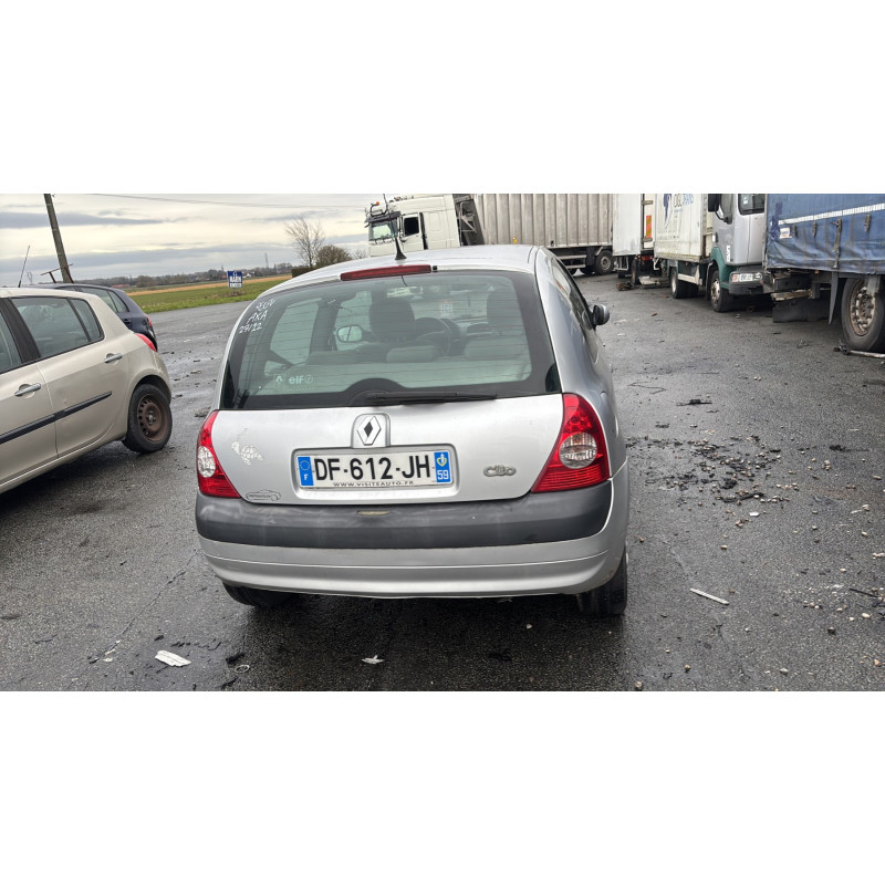 Attache ceinture arriere droit RENAULT CLIO 2 Photo n°9