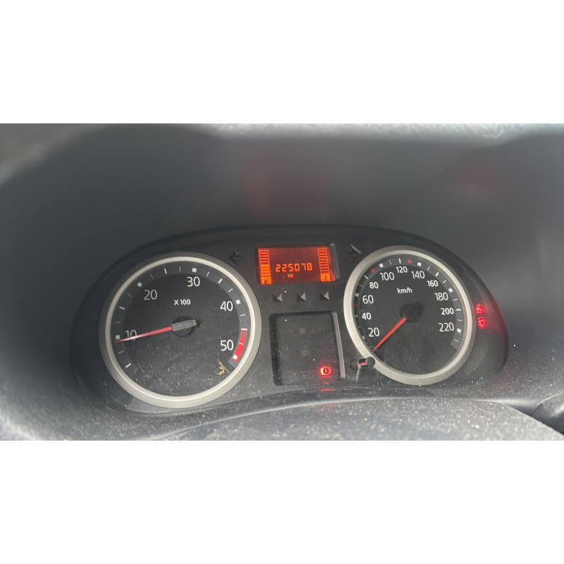Attache ceinture arriere droit RENAULT CLIO 2 Photo n°19