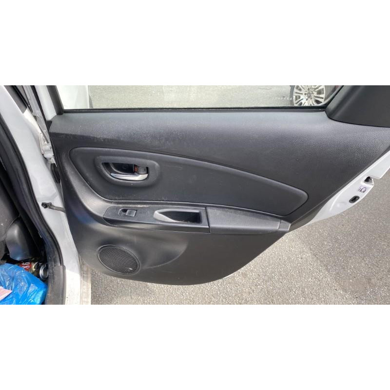 Retroviseur interieur TOYOTA YARIS 3 Photo n°9