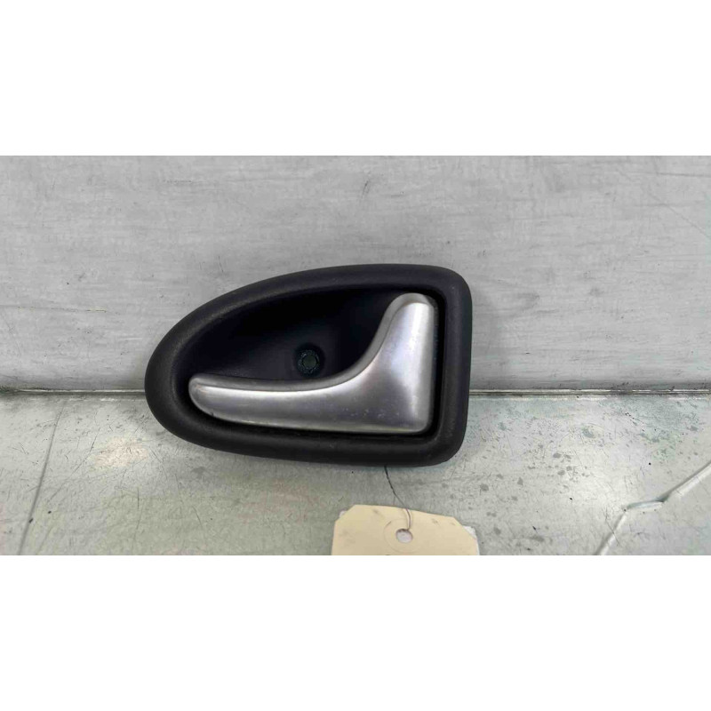Poignee porte arriere droit RENAULT CLIO 2 Photo n°3