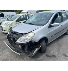 Attache ceinture avant gauche RENAULT CLIO 3