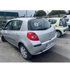 Attache ceinture avant gauche RENAULT CLIO 3
