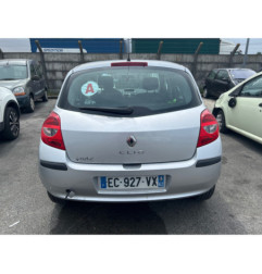 Attache ceinture avant gauche RENAULT CLIO 3