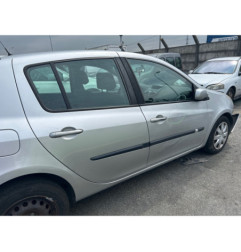 Attache ceinture avant gauche RENAULT CLIO 3
