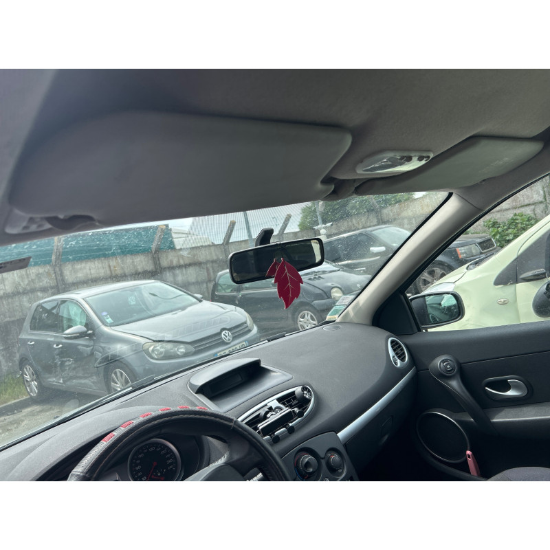 Attache ceinture avant gauche RENAULT CLIO 3 Photo n°17