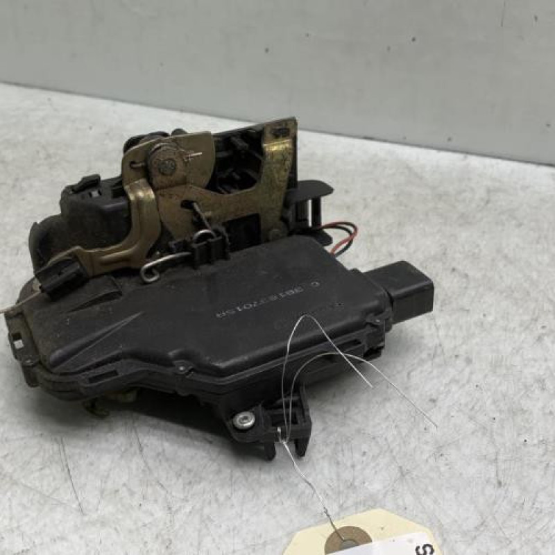 Serrure avant gauche VOLKSWAGEN NEW BEETLE 1 Photo n°3