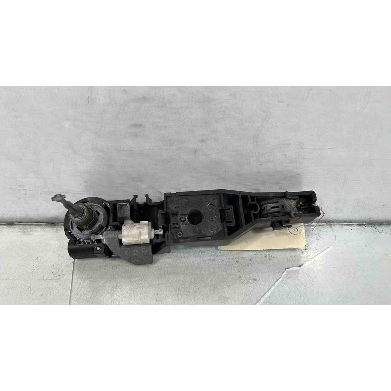 Poignee porte avant gauche RENAULT CLIO 3 Photo n°3