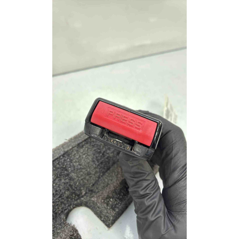 Attache ceinture centrale avant RENAULT MASTER 3 Photo n°2