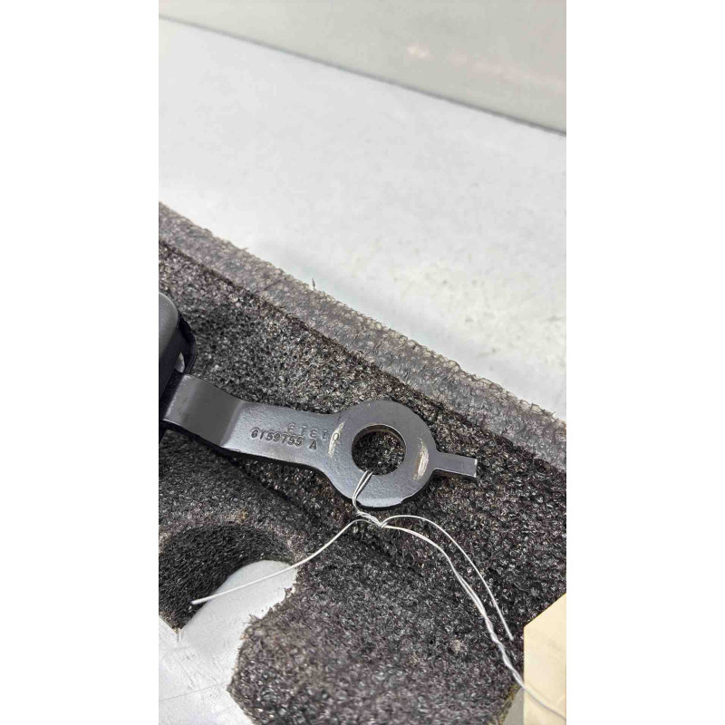 Attache ceinture centrale avant RENAULT MASTER 3 Photo n°4
